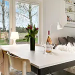 펜션 Amazing In With 2 Bedrooms And Wifi